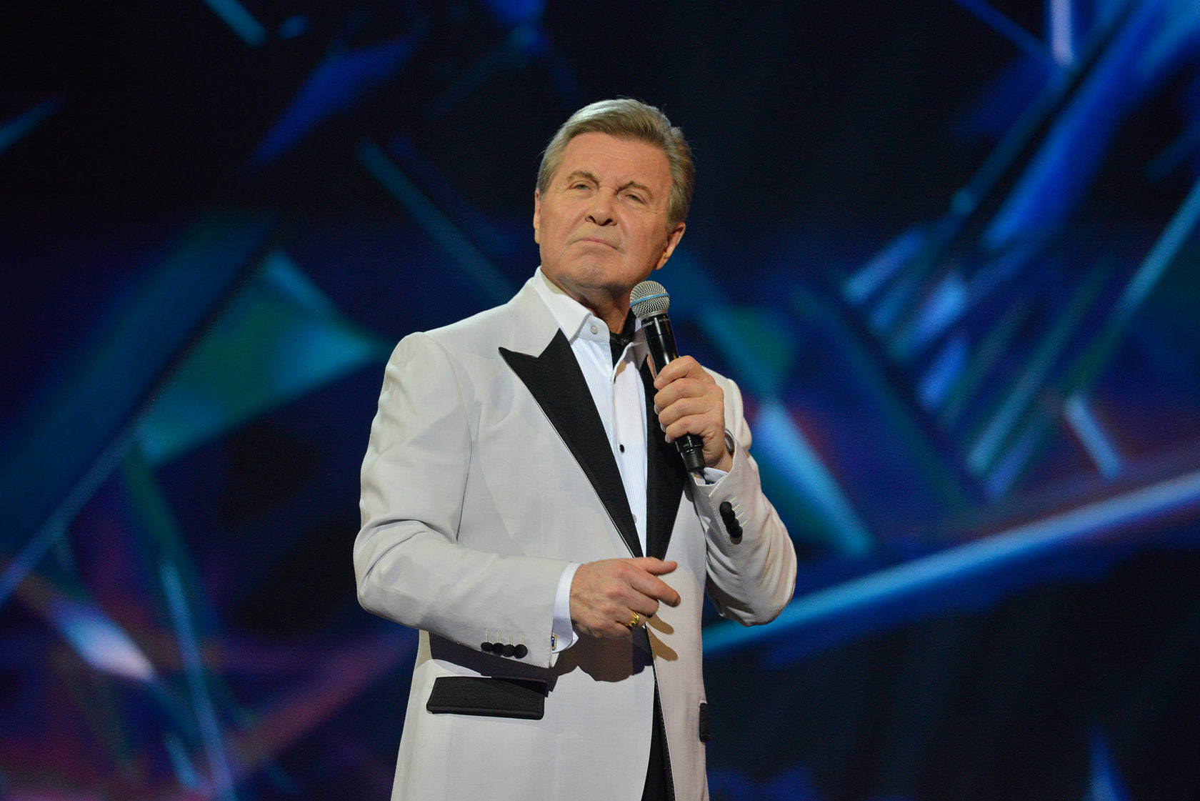 Лев Лещенко