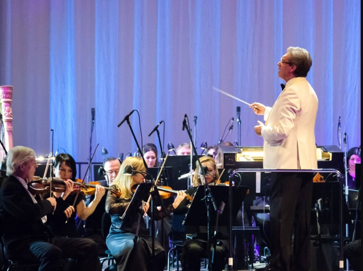 Concerto Grandioso. Два оркестра, два хора и орган