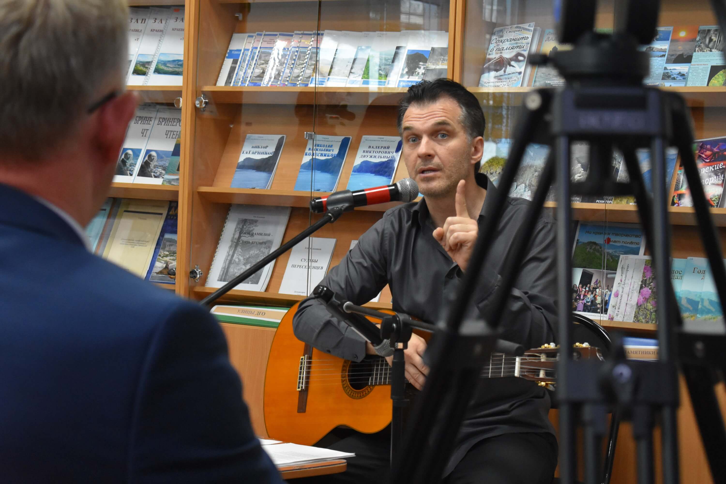 «Эпоха. Окуджава». Ко дню рождения великого барда